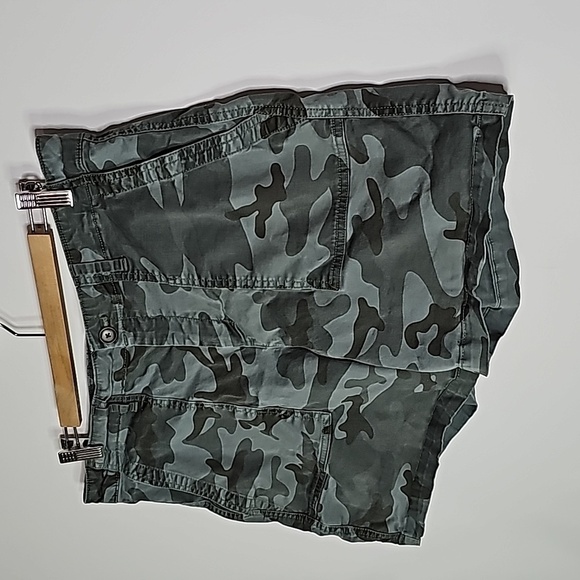 Gap size 14 girlfriend khaki shorts - Picture 2 of 7